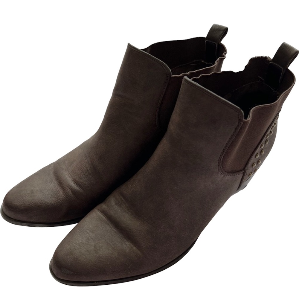 Indigo Rd women’s ankle boots with gold rivets